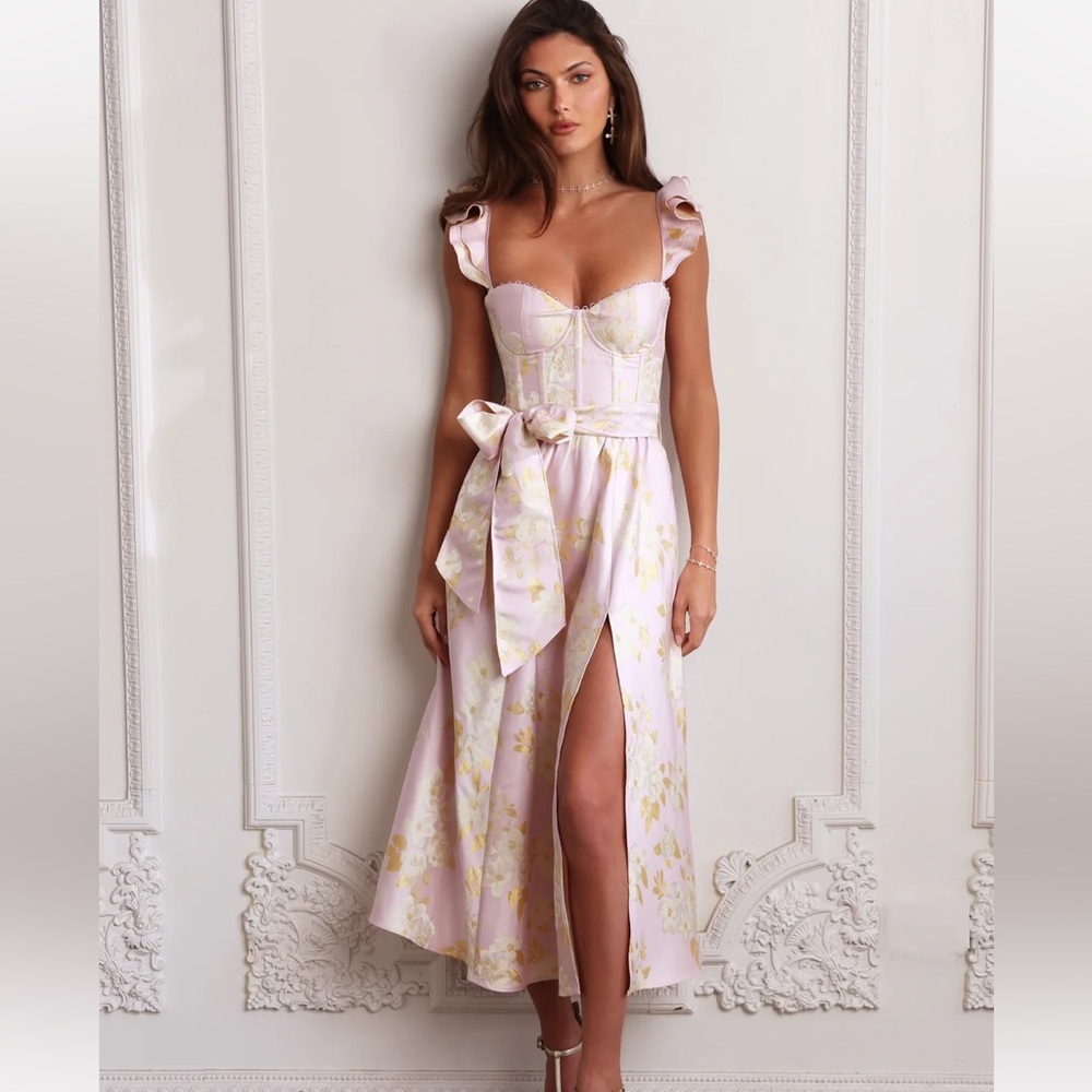 V. Chapman: The Vera Dress in Light Lilac Baroque Floral- Size 4